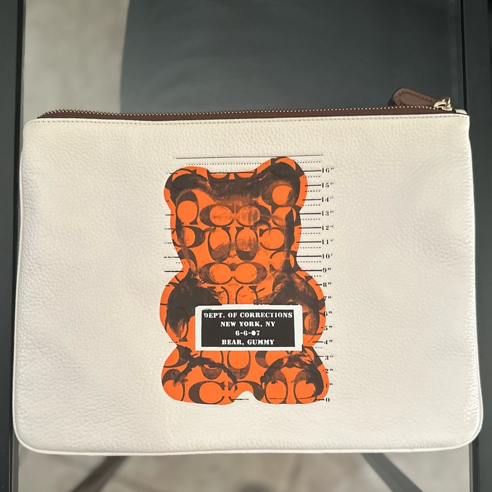 NEW‼️ COACH
